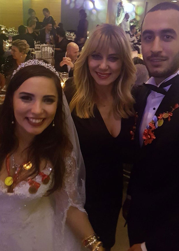 Davetlileri şaşırtan misafir Davetlileri şaşırtan misafir