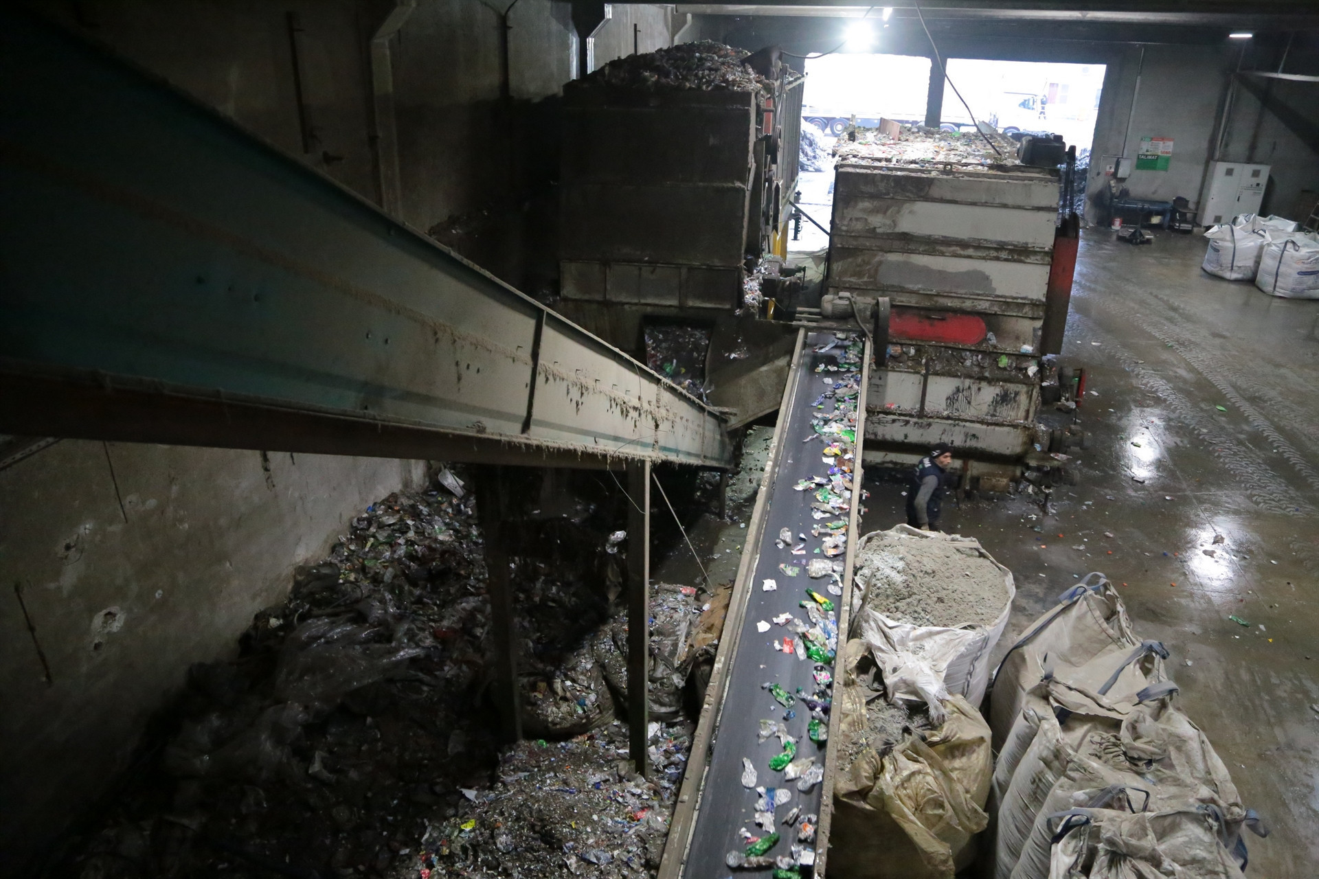 Pet şişelerden yaptıkları inanılmaz Amerika ve Avrupaya ihraç ediyorlar...