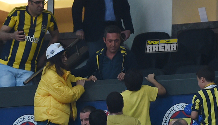 Ülker Arenada Ali Koç çılgınlığı