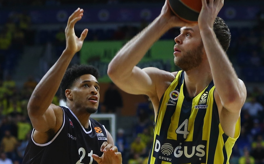 Ülker Arenada Ali Koç çılgınlığı