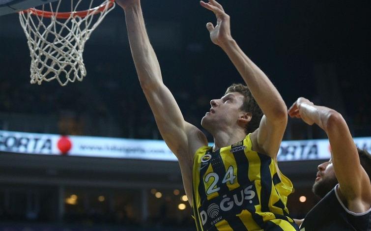 Ülker Arenada Ali Koç çılgınlığı