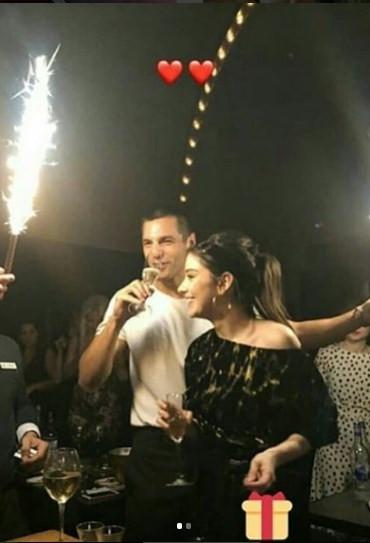 Serkan Çayoğlundan sevgilisi Özge Gürele sürpriz parti