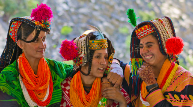 Burada kadınlar erkeklere başlık parası ödüyor