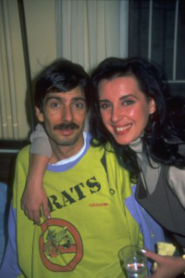 Perihan Savaştan hayatını kaybeden eşine duygusal  veda: Seni çok özlüyorum