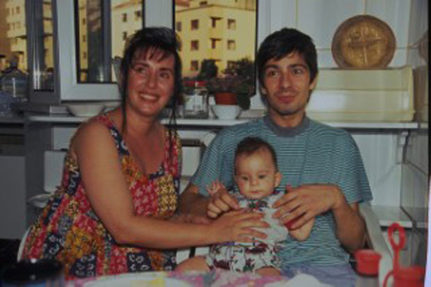 Perihan Savaştan hayatını kaybeden eşine duygusal  veda: Seni çok özlüyorum