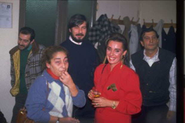 Perihan Savaştan hayatını kaybeden eşine duygusal  veda: Seni çok özlüyorum