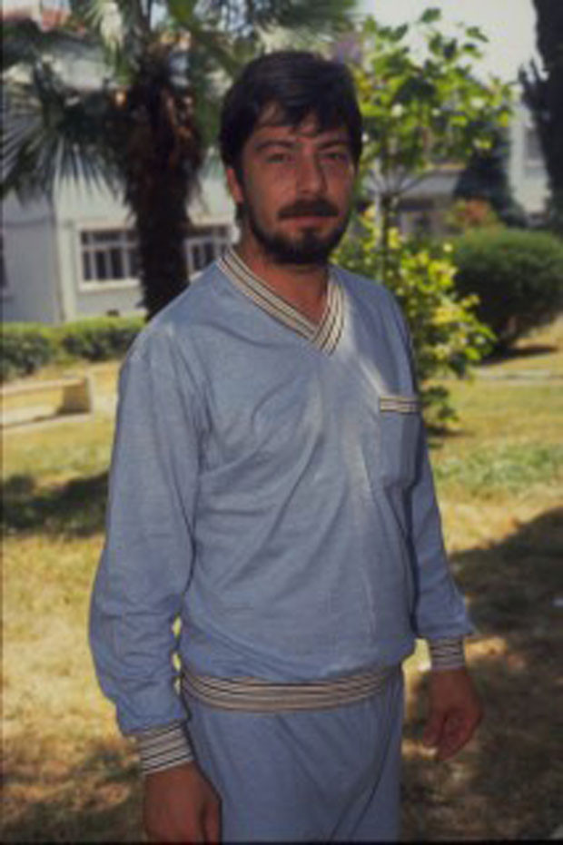 Perihan Savaştan hayatını kaybeden eşine duygusal  veda: Seni çok özlüyorum