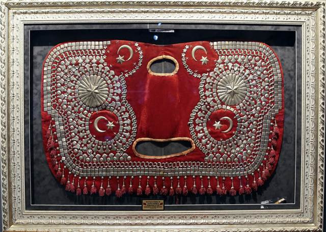 Atatürkün Latife Hanıma hediye ettiği atın eyeri satışta