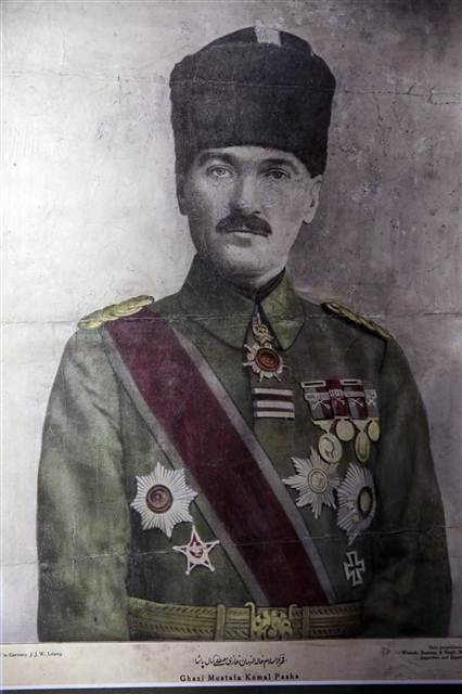 Atatürkün Latife Hanıma hediye ettiği atın eyeri satışta