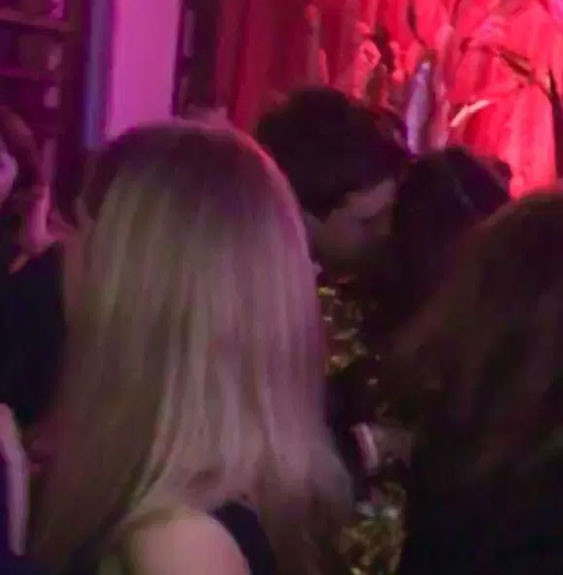 Ödül gecesi aşk doğdu Ödül gecesi aşk doğdu