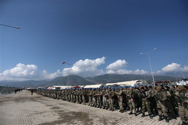 JÖHler, PÖHler toplandı... Ant içtiler