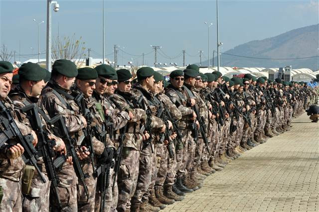 JÖHler, PÖHler toplandı... Ant içtiler