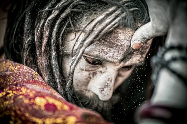 Şaşkına çeviren kabile... Ölülerini yiyorlar Şaşkına çeviren kabile... Ölülerini yiyorlar