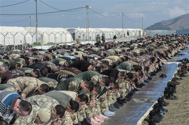 JÖHler, PÖHler toplandı... Ant içtiler