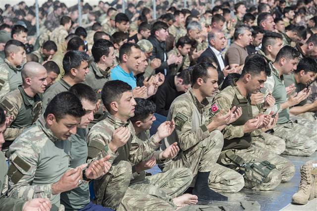 JÖHler, PÖHler toplandı... Ant içtiler