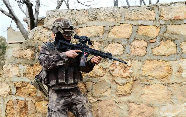 JÖH ve PÖH operasyonlara başladı