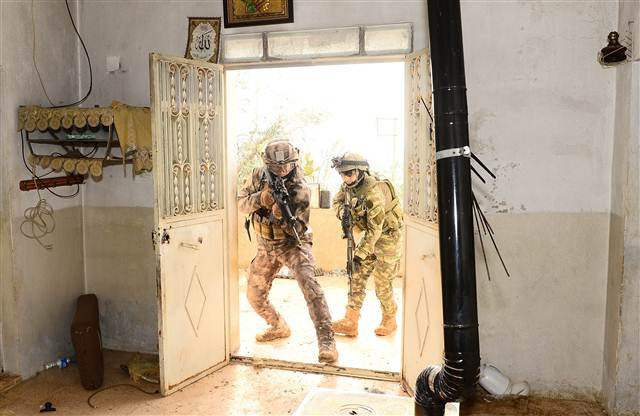 JÖH ve PÖH operasyonlara başladı