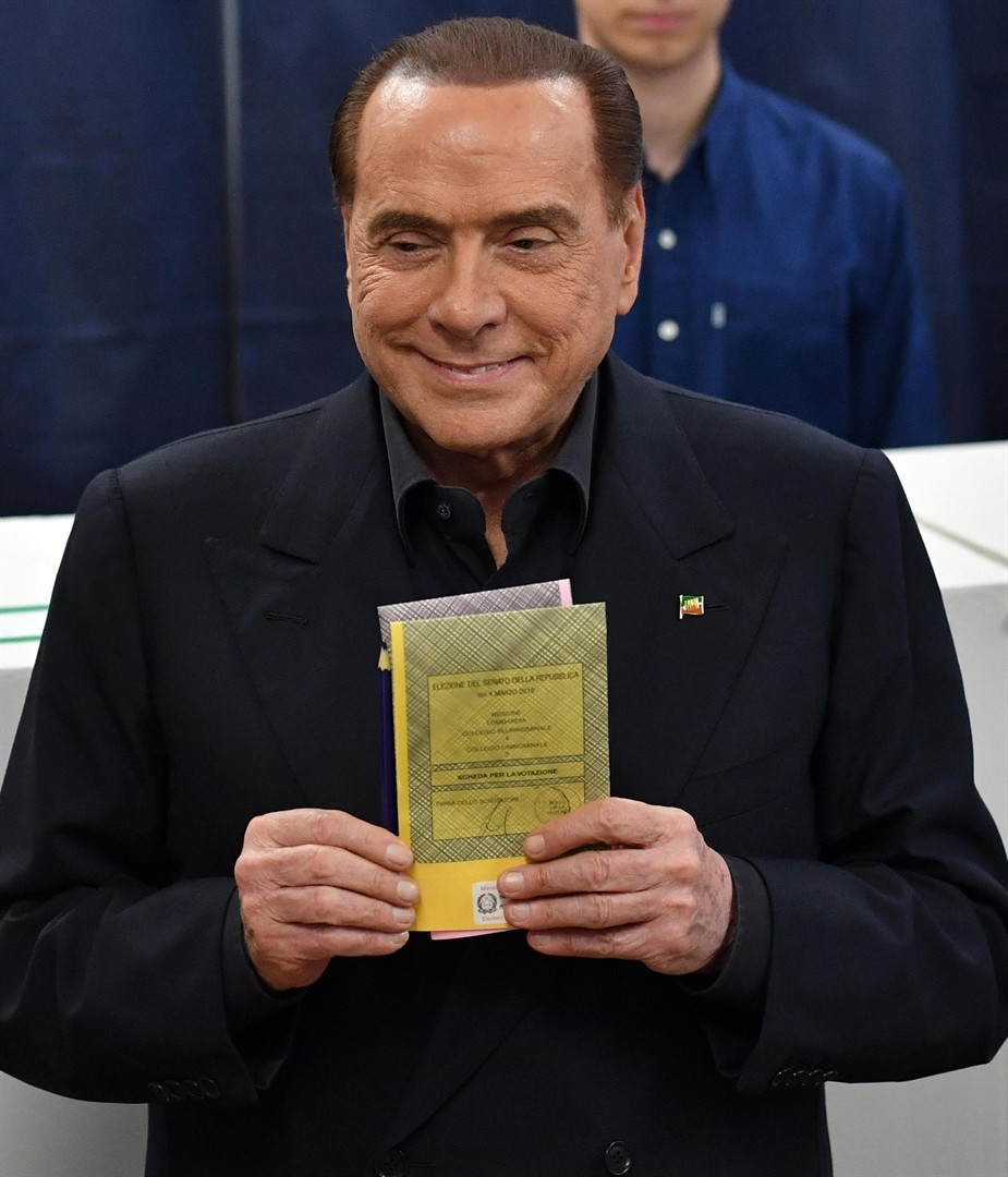 Berlusconiye Femen şoku