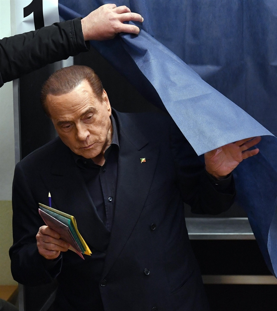 Berlusconiye Femen şoku