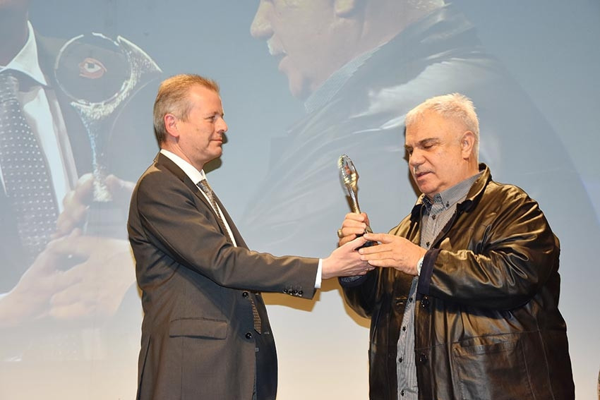 İki büyük sanatçıya ‘Onur Ödülü’