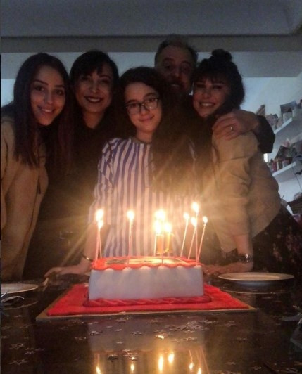 Eski ve yeni eş bir arada