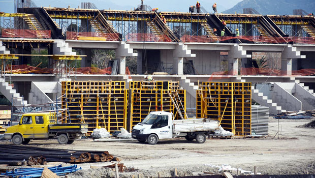 Alsancak Stadı hızla yükseliyor Alsancak Stadı hızla yükseliyor