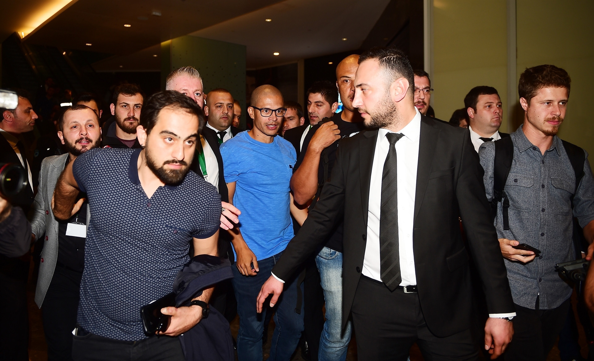 İstanbulda Alex de Souza izdihamı