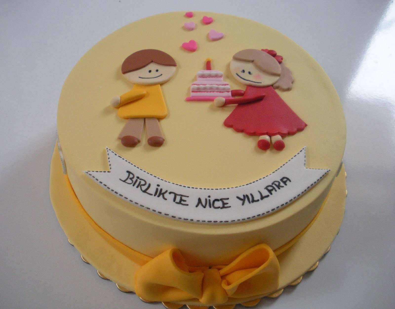 Doğum Günü Mesajları 2025 - Sevgiliye, Arkadaşa ve Sevdiklerinize En Güzel Uzun, Anlamlı ve Resimli Kutlama Sözleri