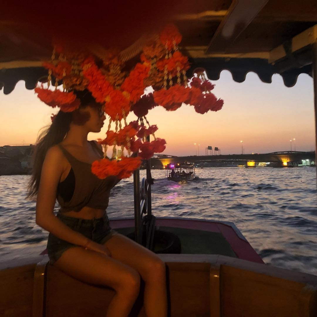 Buse Narcı tatil sezonunu erken açtı