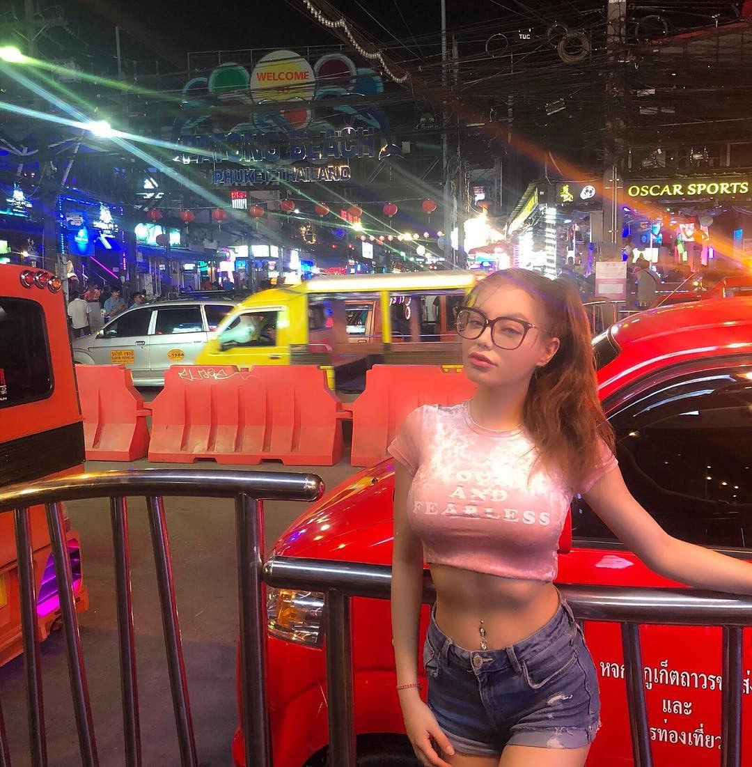 Buse Narcı tatil sezonunu erken açtı