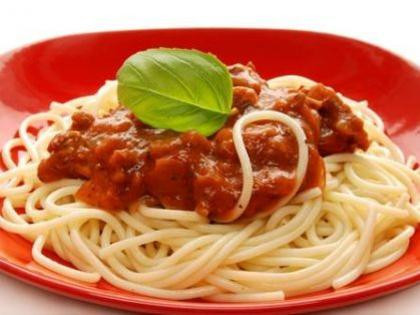 Tavuklu ve domatesli makarna tarifi