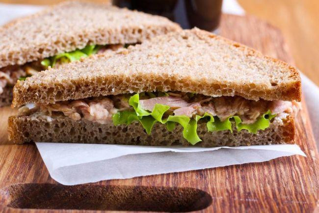 Ton balıklı ekmek dilimleri tarifi