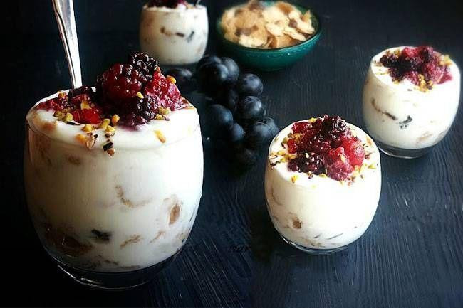 Kuru meyveli ve müslili kup