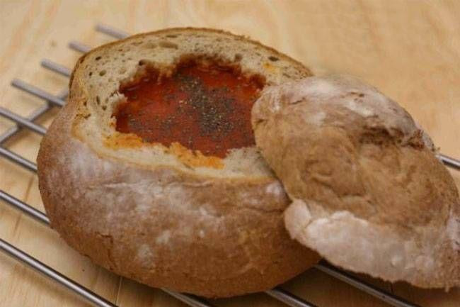 Ekmekte tarhana çorbası