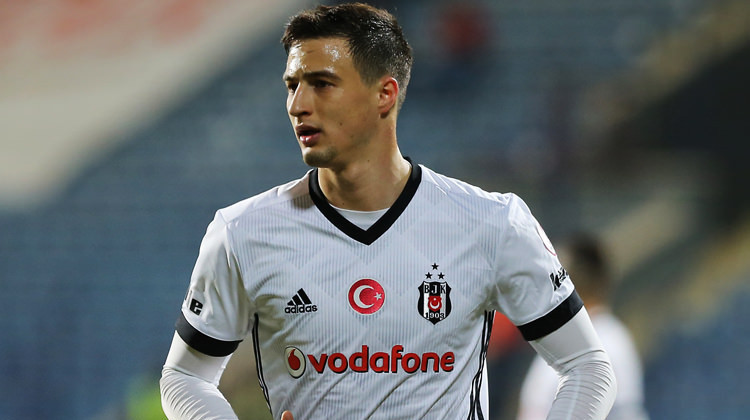 Sezon sonu bomba operasyon Tam 10 isim yolcu...