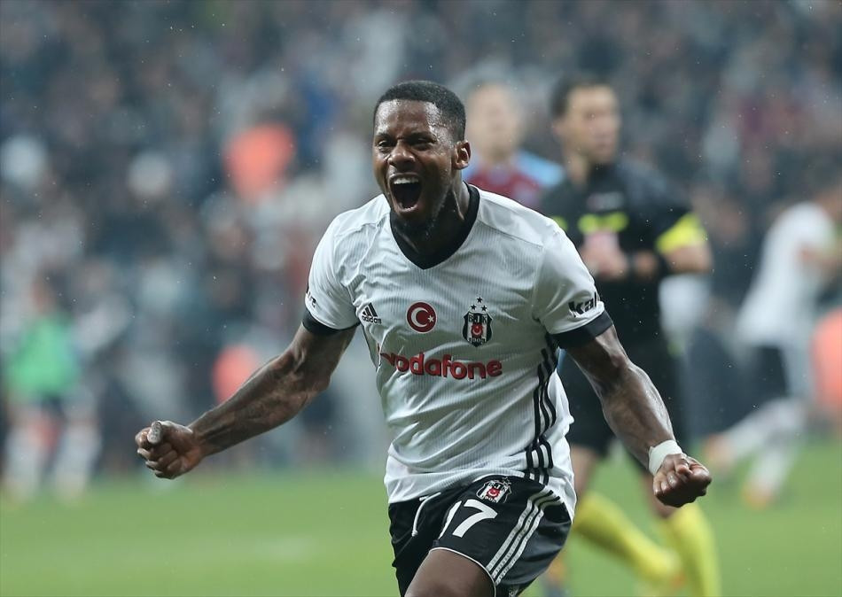 Sezon sonu bomba operasyon Tam 10 isim yolcu...