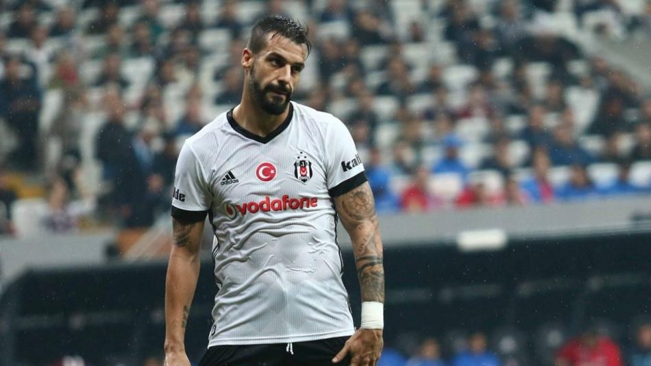 Sezon sonu bomba operasyon Tam 10 isim yolcu...