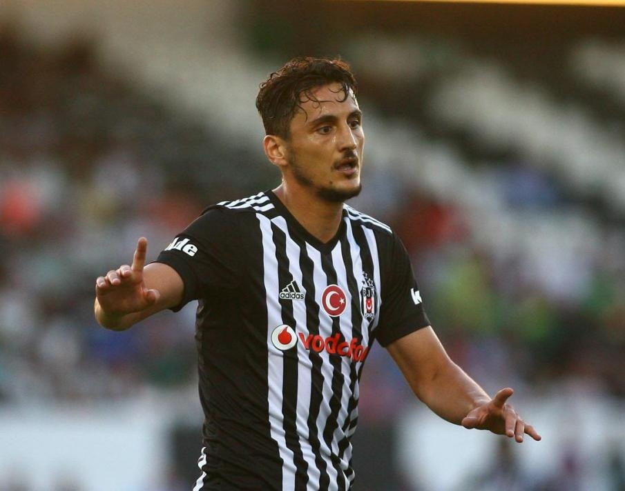 Sezon sonu bomba operasyon Tam 10 isim yolcu...