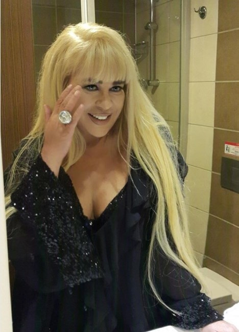 Zerrin Özer: Kız çocuğu evlenene kadar bakire olmalı