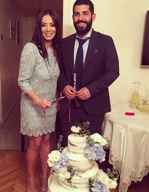 Aylardır eşimden şiddet görüyorum Aylardır eşimden şiddet görüyorum