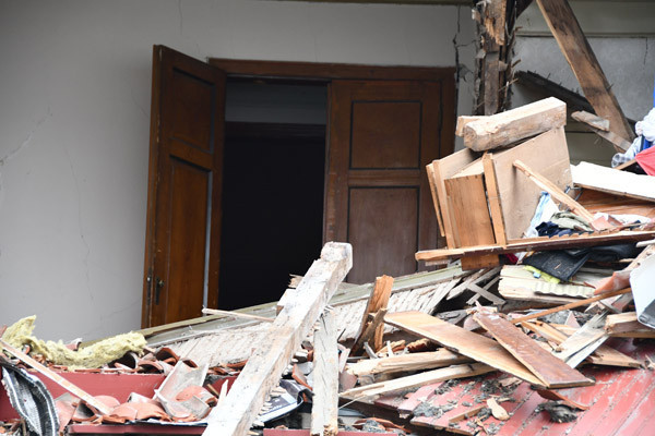 Geminin çarptığı yalıdan çıkarıldı... Dünyada sadece 3 tane var Geminin çarptığı yalıdan çıkarıldı... Dünyada sadece 3 tane var