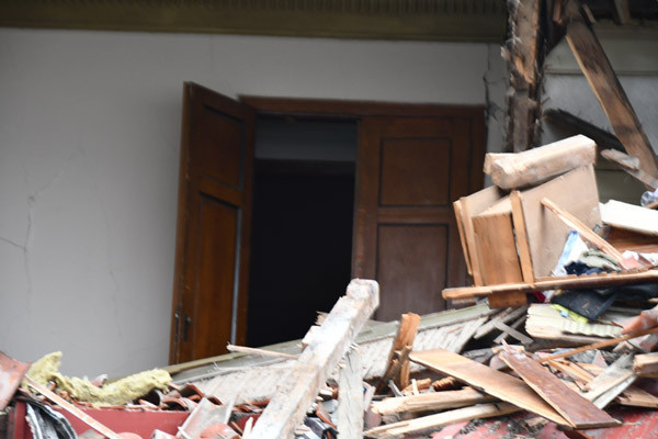 Geminin çarptığı yalıdan çıkarıldı... Dünyada sadece 3 tane var Geminin çarptığı yalıdan çıkarıldı... Dünyada sadece 3 tane var