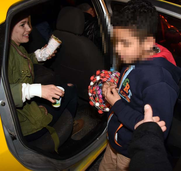 Abla karnım aç deyince...