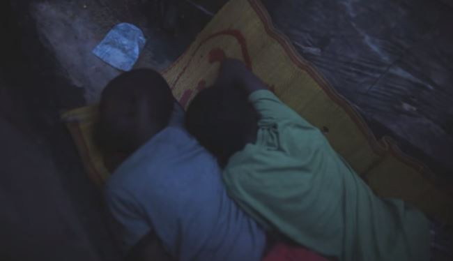 Ünlü şarkıcı tecavüze uğrayan sokak çocuğunun hayatını böyle değiştirdi