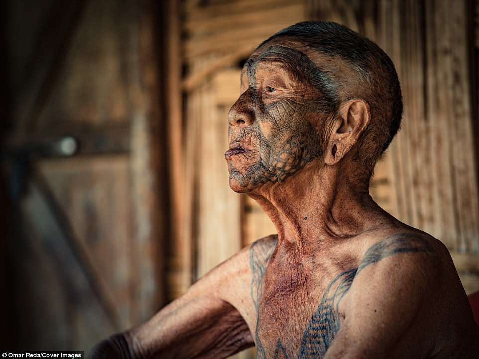 Eş bulabilmek için kafa kesiyorlar