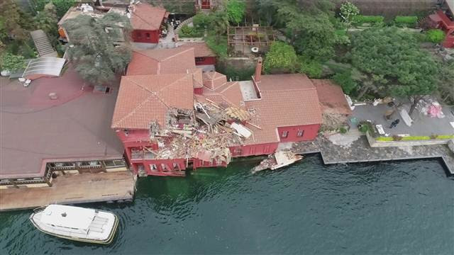 Dev geminin çarptığı yalının son hali havadan görüntülendi