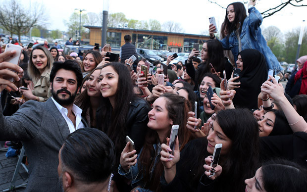 Almanyada Can Feda şoku İçeri alınmadılar...
