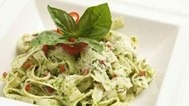 Fesleğen soslu tagliatelle tarifi