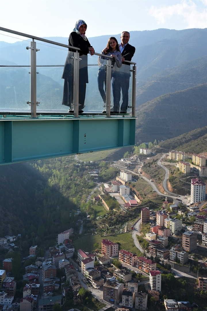 Burası Türkiyede... Çıkmak cesaret istiyor