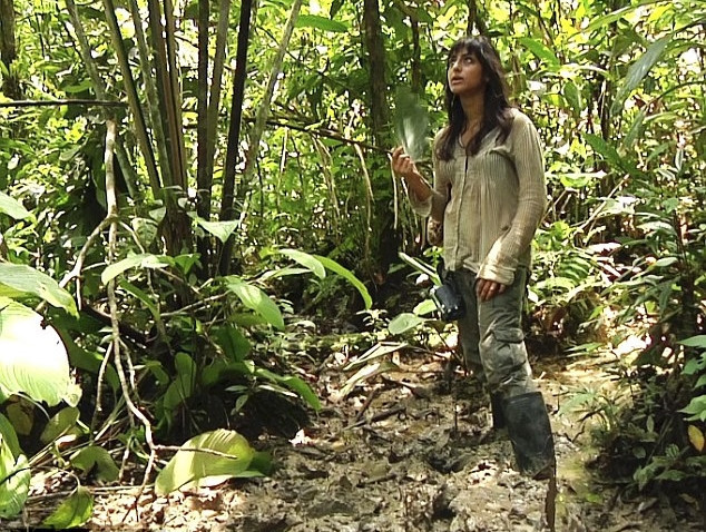 Belgesel için gittiği kabilede birden evlendirildi